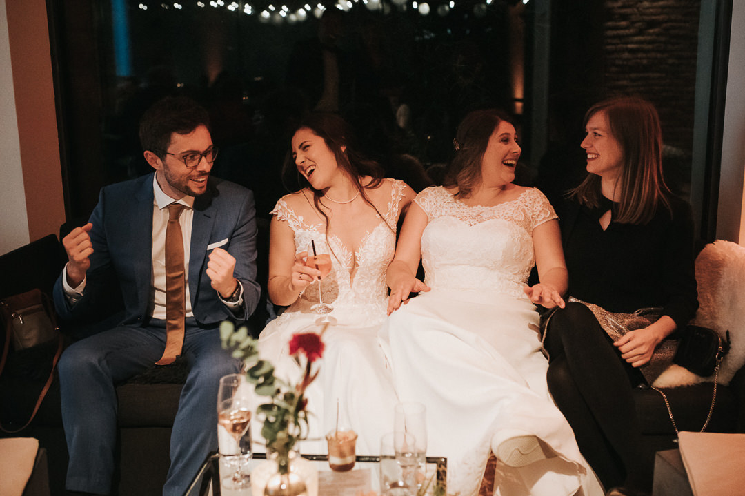 Hochzeit-in-Guldental Bräutepaar mit eine Gästepaar.
