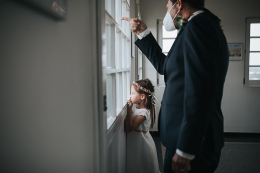 Hochzeit-in-Darmstadt Brautpaar in der Aussichtsplattform des Hochzeitsturm in Darmstadt
