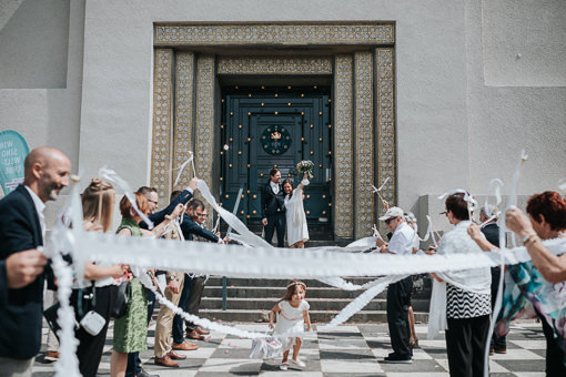 Hochzeit-in-Darmstadt Brautpaar vor dem Hochzeitsturm in Darmstadt