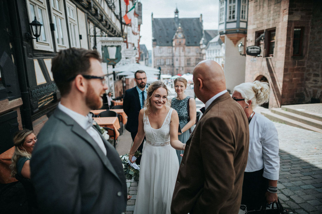 Hochzeit-Steinernes-Haus-Marburg Braut in der Marburger Oberstadt