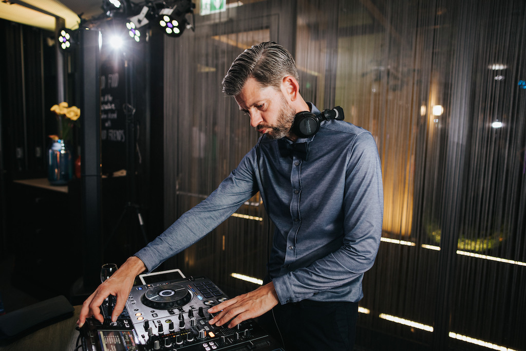 Hochzeit-auf-Burg-Schwarzenstein-Hochzeitsparty.jpg Dj der Hochzeit